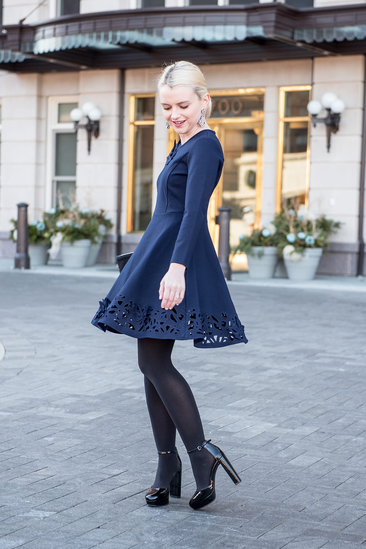 What color tights to wear with a navy dress?